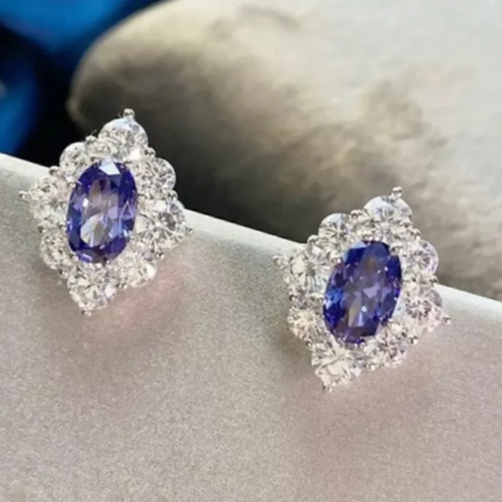 The Royal 925 Sapphire are Cubic zirconium estate inspired stud earrin…